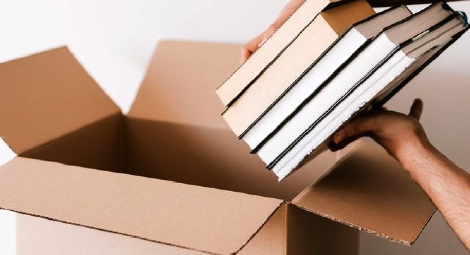 Pros and cons of renting to college students